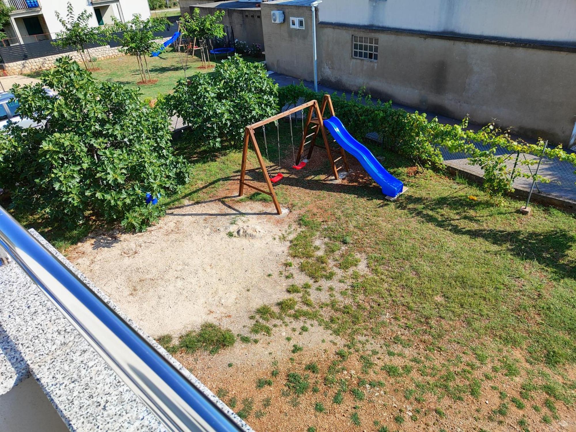 Apartment Malo Seline